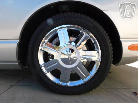 2005 Ford Thunderbird Deluxe