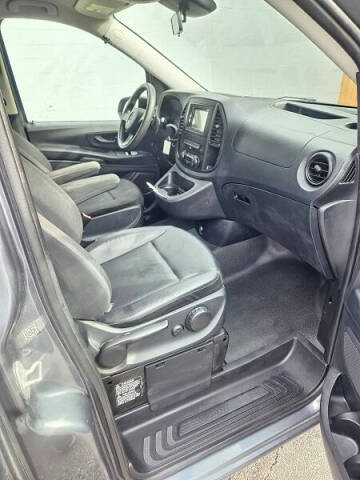 2016 Mercedes-Benz Metris Passenger