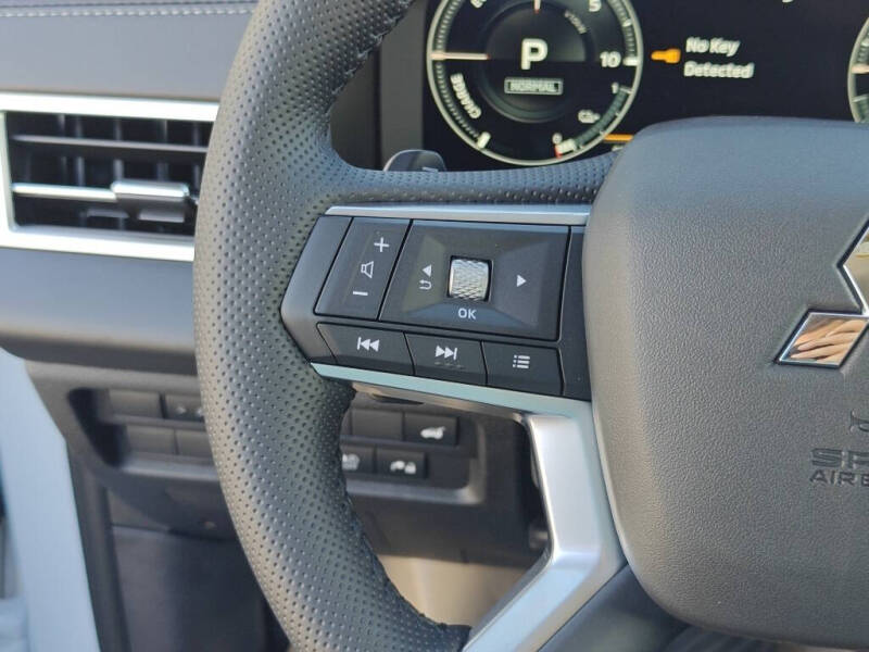 2025 Mitsubishi Outlander PHEV SE