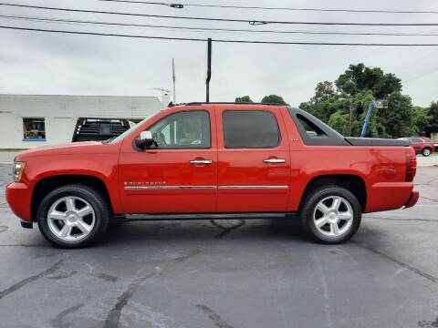 2009 Chevrolet Avalanche for sale at G AND J MOTORS in Elkin NC