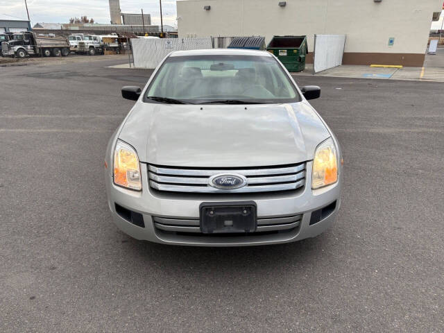 2008 Ford Fusion S photo 2