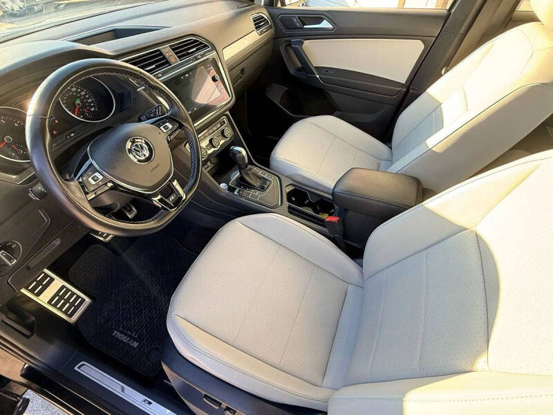 2020 Volkswagen Tiguan SE R-Line Black