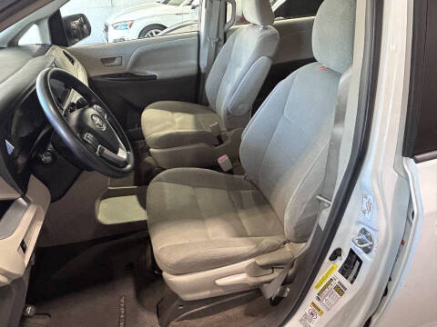 2017 Toyota Sienna L 7-Passenger
