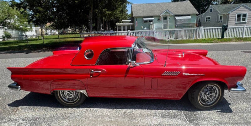 1957 Ford Thunderbird