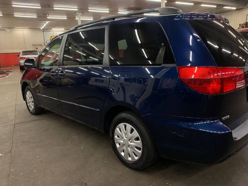 2004 Toyota Sienna