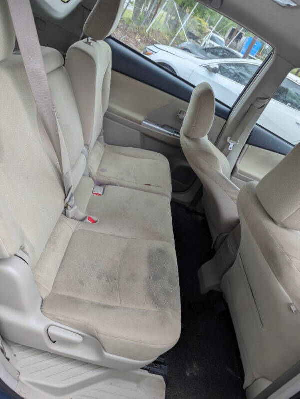 2012 Toyota Prius v Five