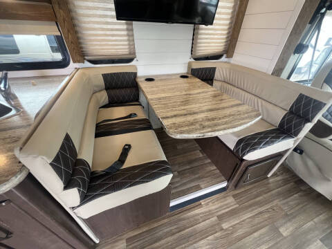 2017 Thor Motor Coach ACE BUNK HOUSE