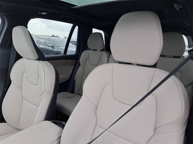 2026 Volvo XC90 B5 Core