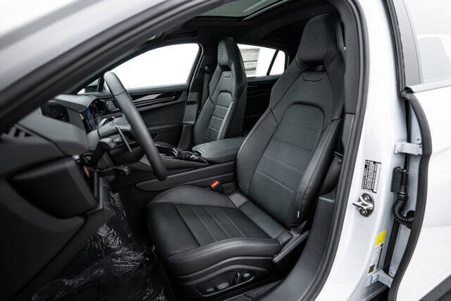 2026 Porsche Panamera 4