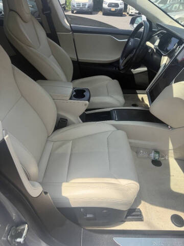 2017 Tesla Model S 75D