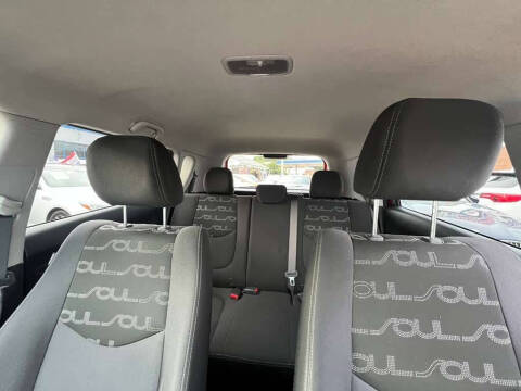 2012 Kia Soul +