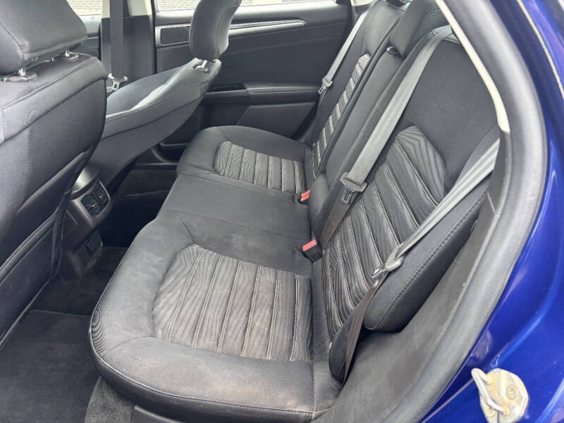 2016 Ford Fusion SE