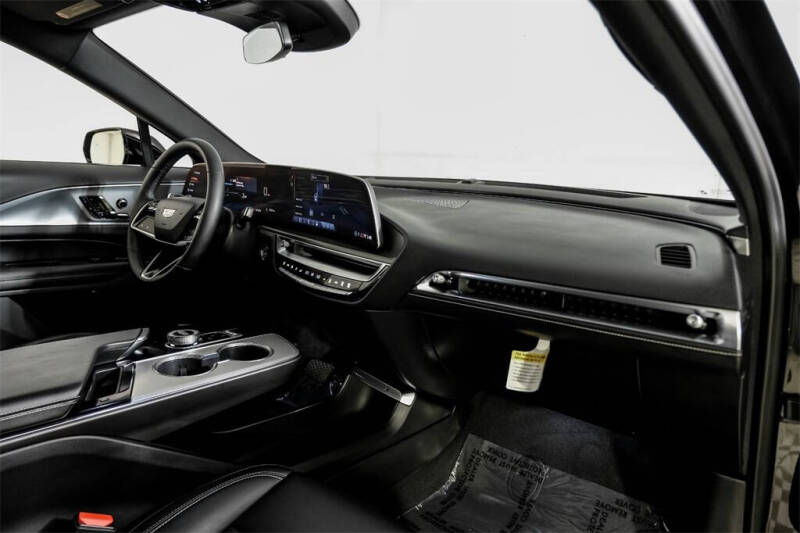 2024 Cadillac LYRIQ Tech