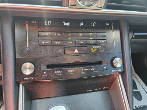 2017 Lexus IS 200t