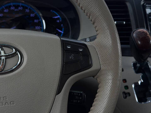 2013 Toyota Sienna XLE 8-Passenger