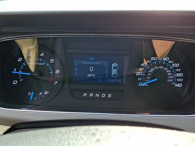 2017 Ford Taurus SE