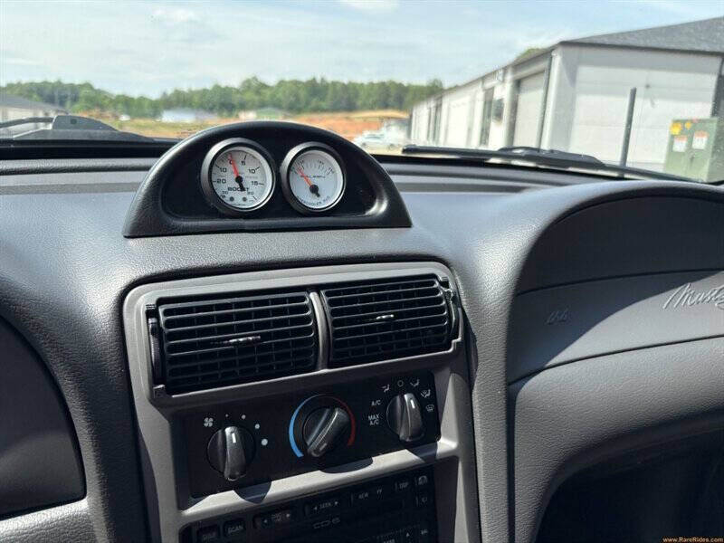 2002 Ford Mustang GT Deluxe