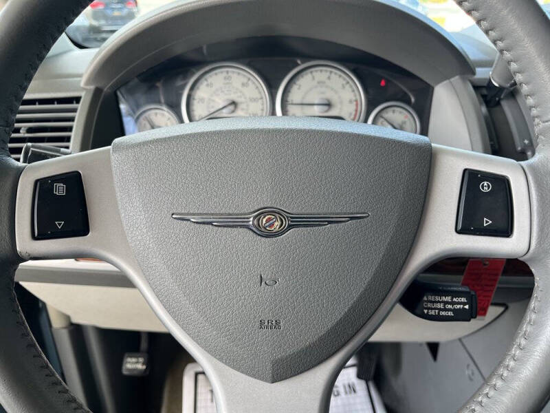 2009 Chrysler Town and Country Touring