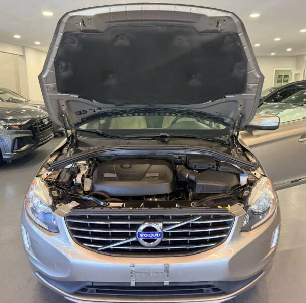 2016 Volvo XC60 T6 Drive-E