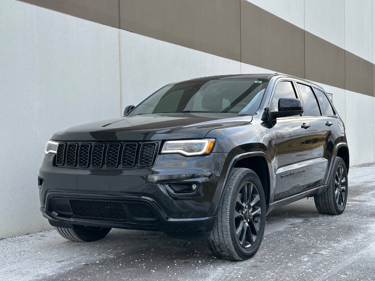 2022 Jeep Grand Cherokee WK for sale at Phoenix Motor Co in Romulus, MI