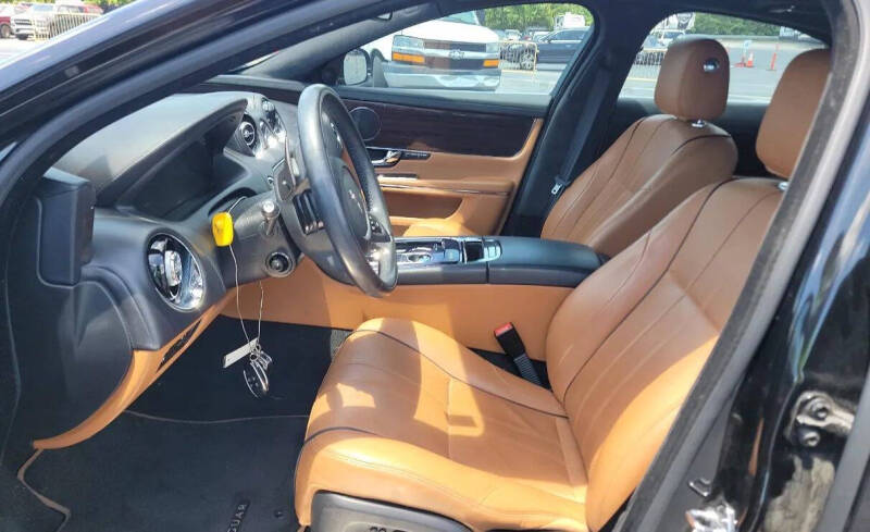2011 Jaguar XJ