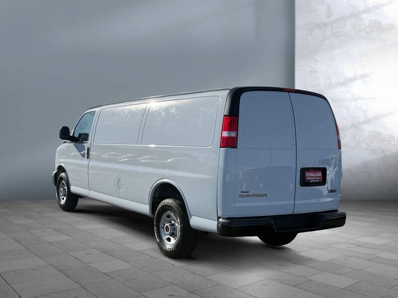 2023 GMC Savana 2500