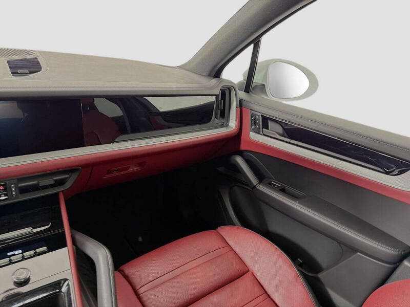 2024 Porsche Cayenne