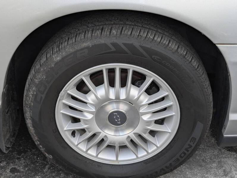 2000 Chevrolet Monte Carlo LS