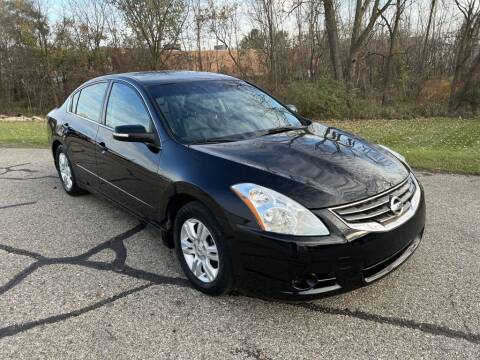 2011 Nissan Altima for sale at Greystone Auto Group in Grand Rapids MI
