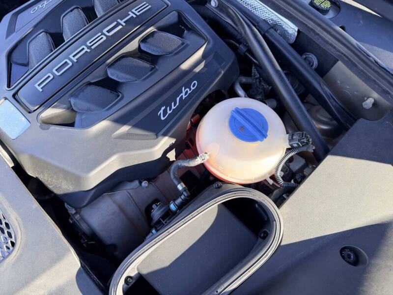 2015 Porsche Macan Turbo