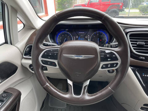 2017 Chrysler Pacifica Touring-L Plus