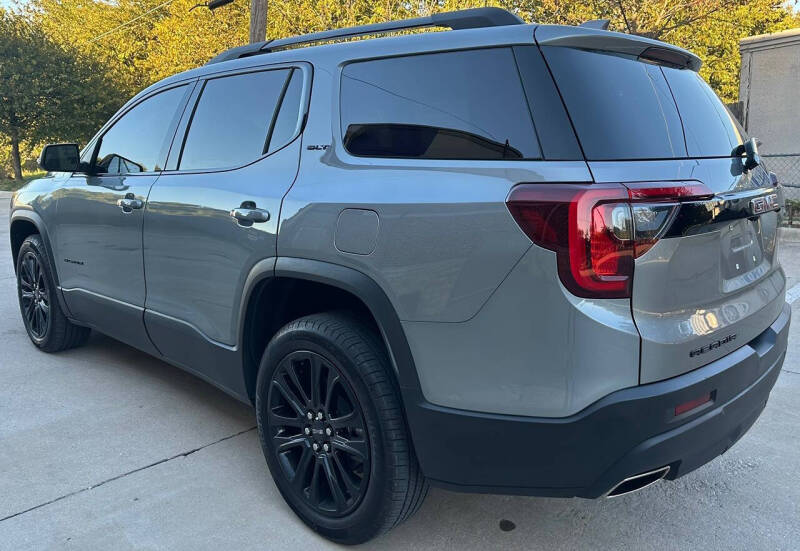 2023 GMC Acadia SLT