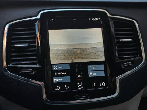 2016 Volvo XC90 T8 eAWD Momentum