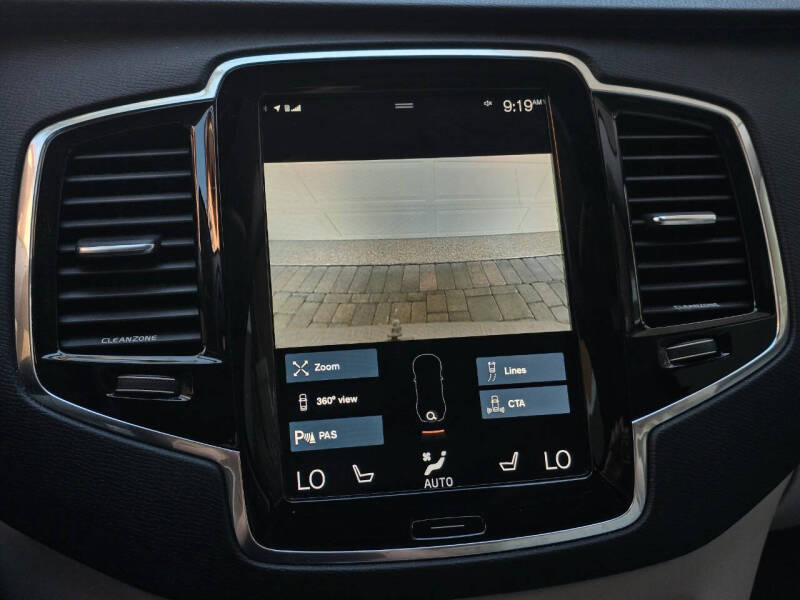 2016 Volvo XC90 T8 eAWD Momentum