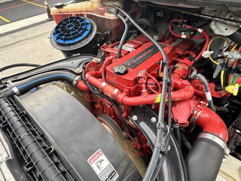 2017 Freightliner M2 106