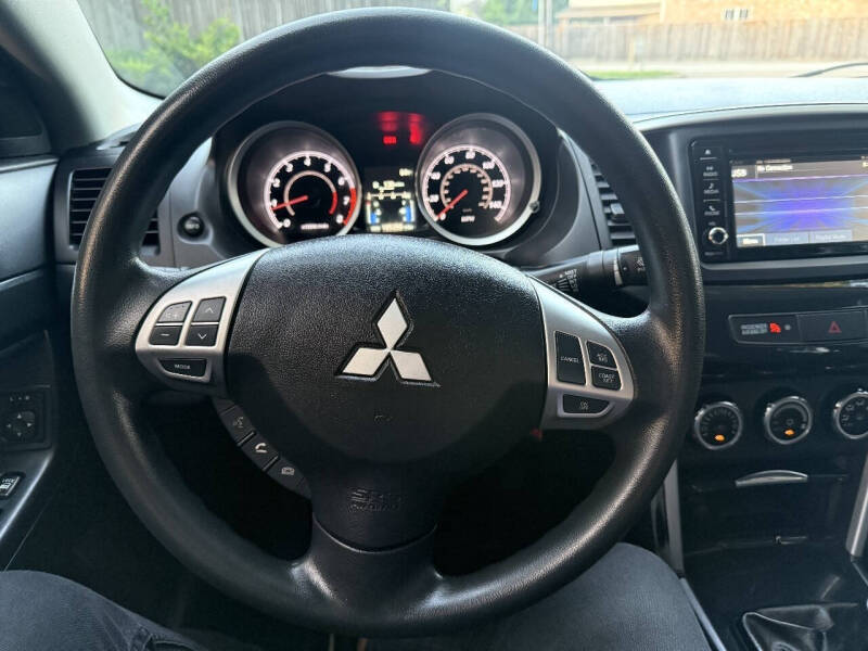 2017 Mitsubishi Lancer ES