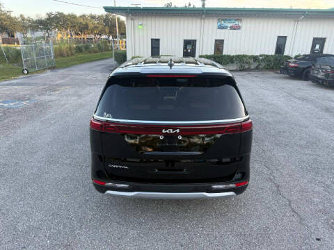 2024 Kia Carnival LX