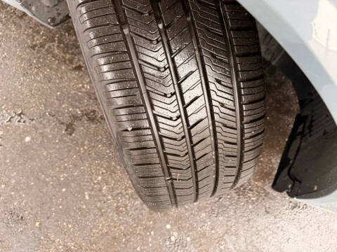 2020 Volvo XC90 T6 Momentum 6-Passenger