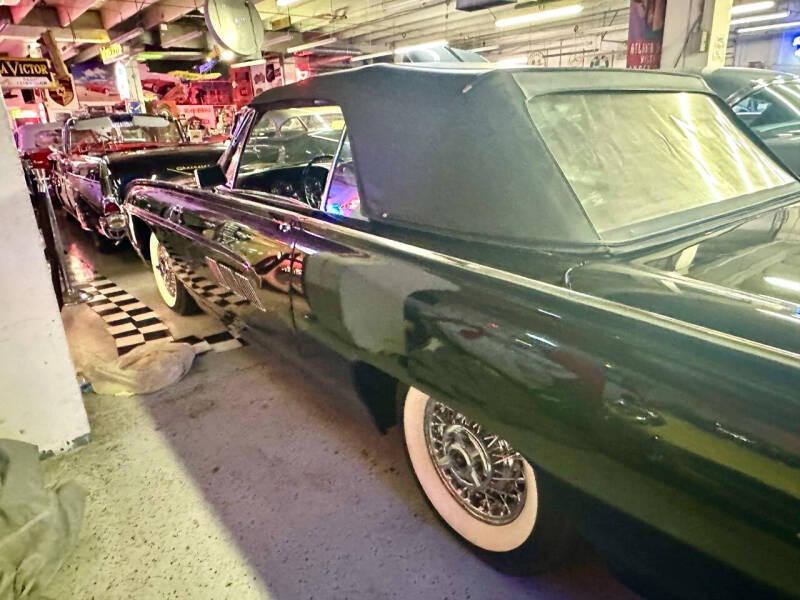 1963 Ford Thunderbird