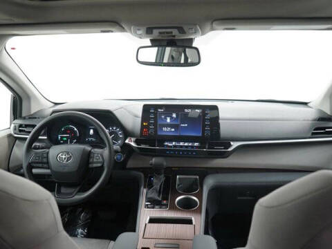 2024 Toyota Sienna LE 8-Passenger