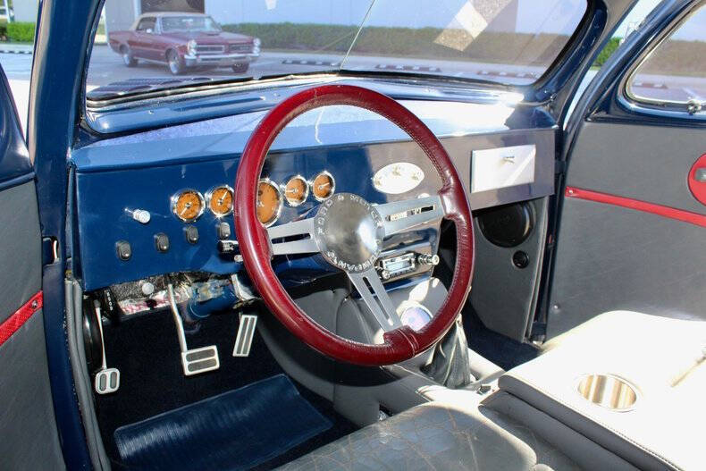 1946 Ford Super Deluxe