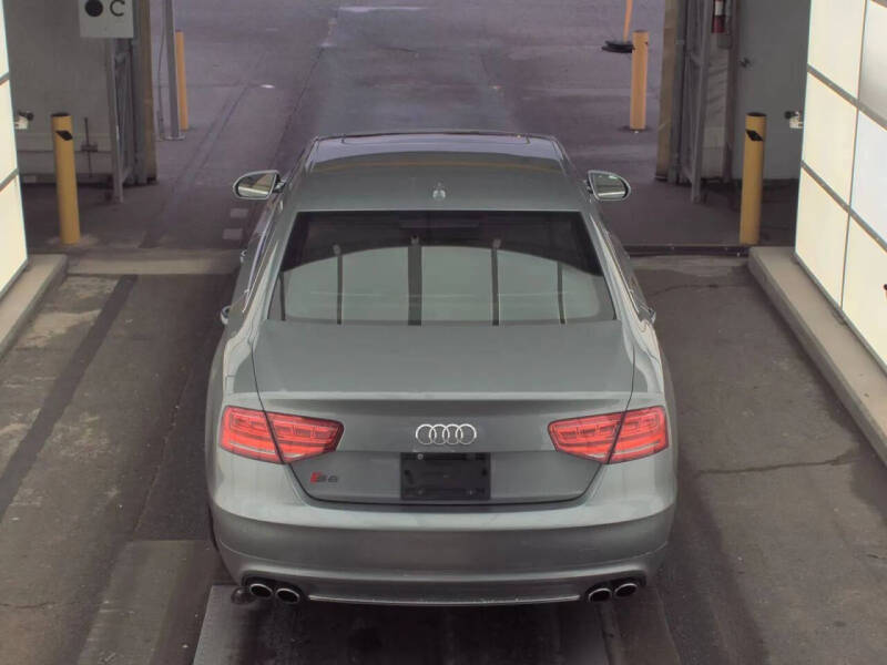 2013 Audi S8 4.0T quattro