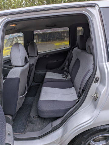 2000 Daihatsu YRV