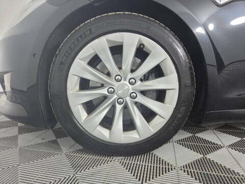 2016 Tesla Model S 70D