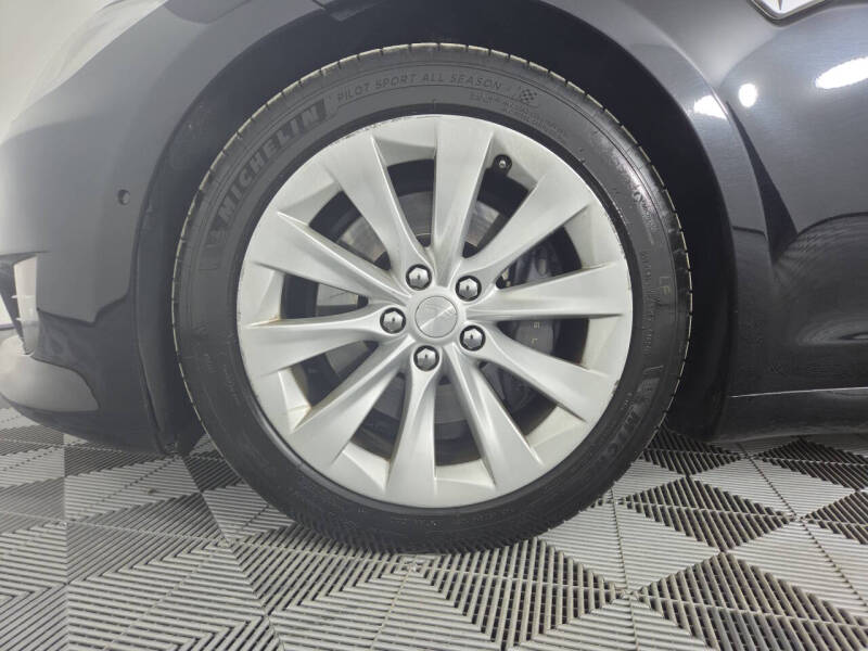 2016 Tesla Model S 70D