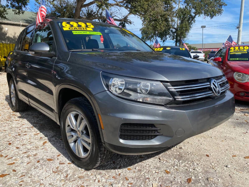 Volkswagen Tiguan's photo