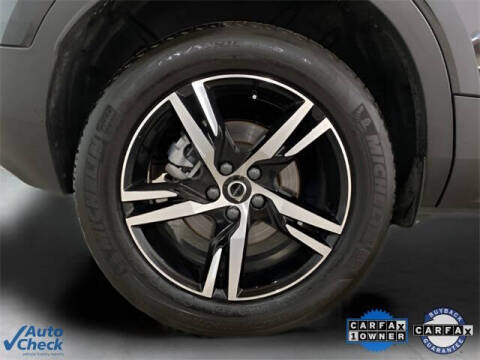 2025 Volvo XC40 B5 Core Bright Theme