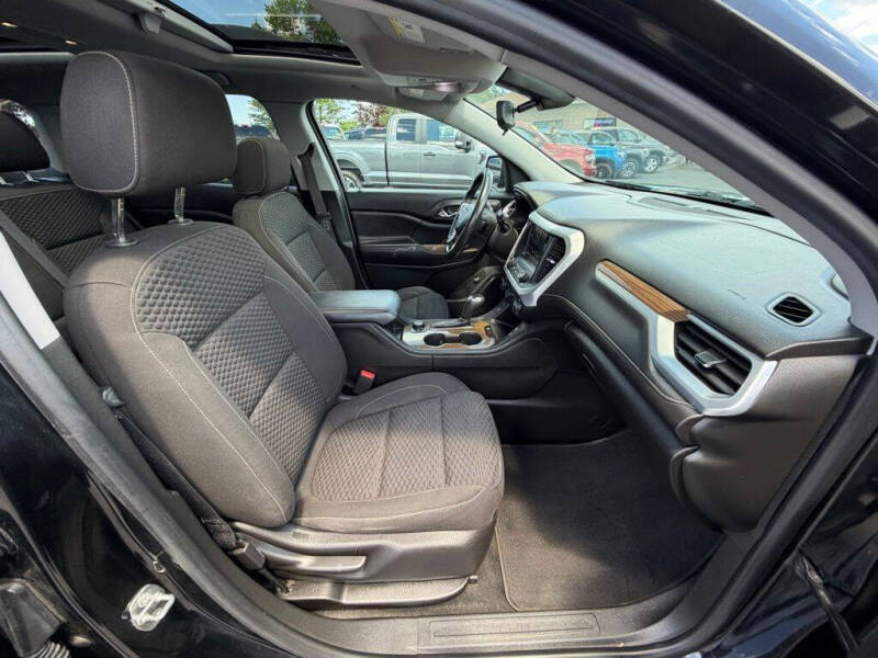 2017 GMC Acadia SLE-2