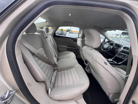 2018 Ford Fusion SE
