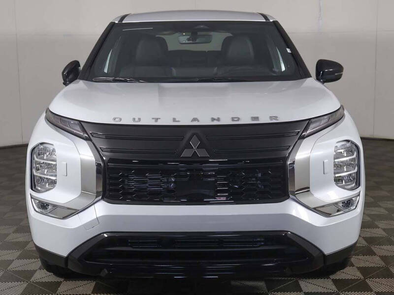 2026 Mitsubishi Outlander LE